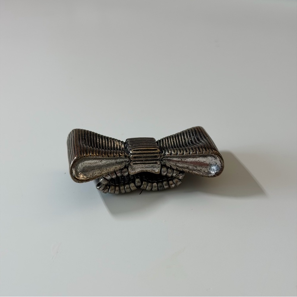 Silver Tone Bow Statement Ring – Adjustable Stretch Band - Picture 4 of 6